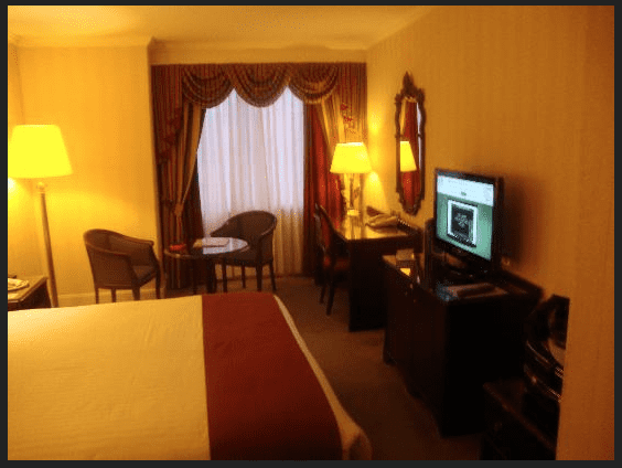 Holiday Inn London Mayfair Room