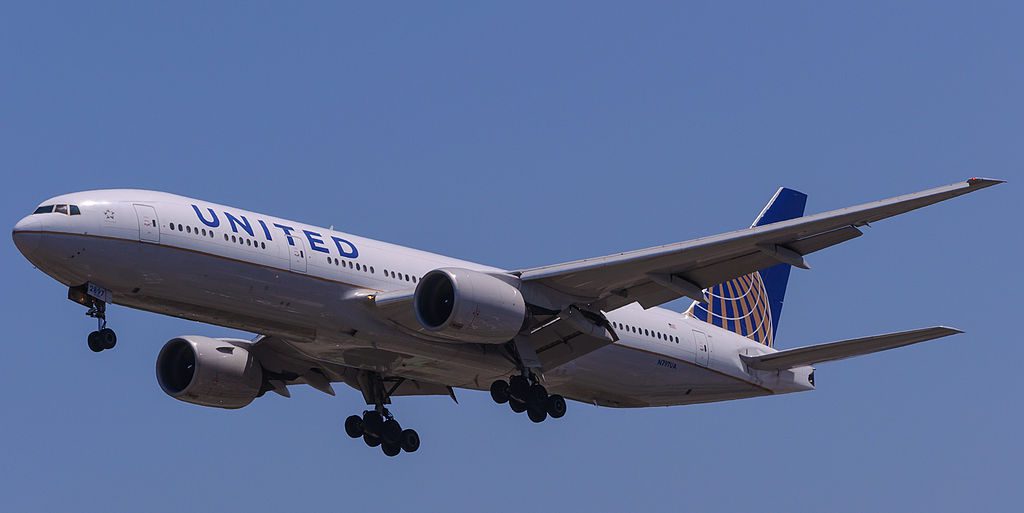 1024px-United_Airlines_777_N797UA