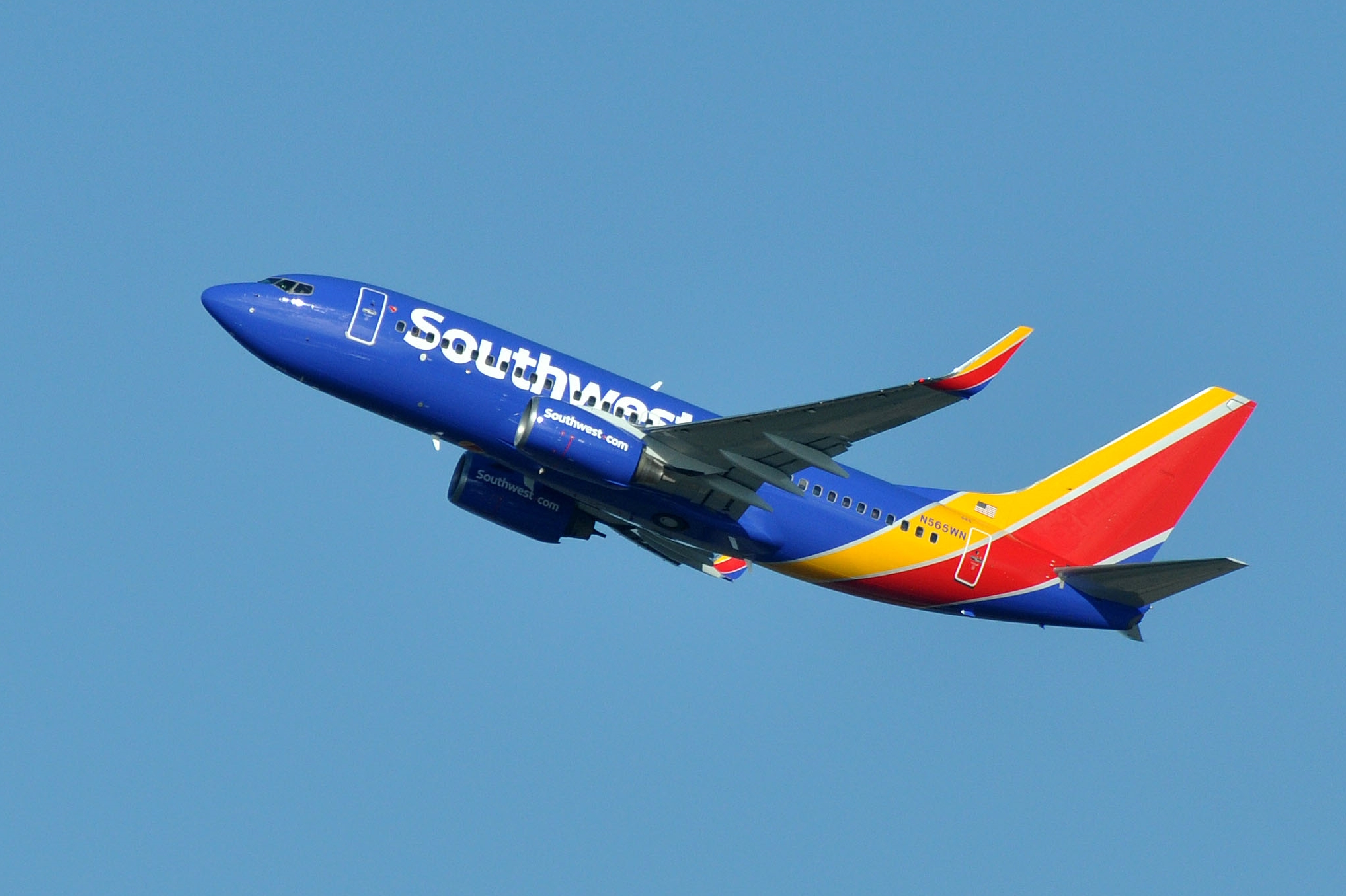 Southwest_Airlines,_Boeing_737-76Q(WL),_N565WN_-_SEA_(21783111420)
